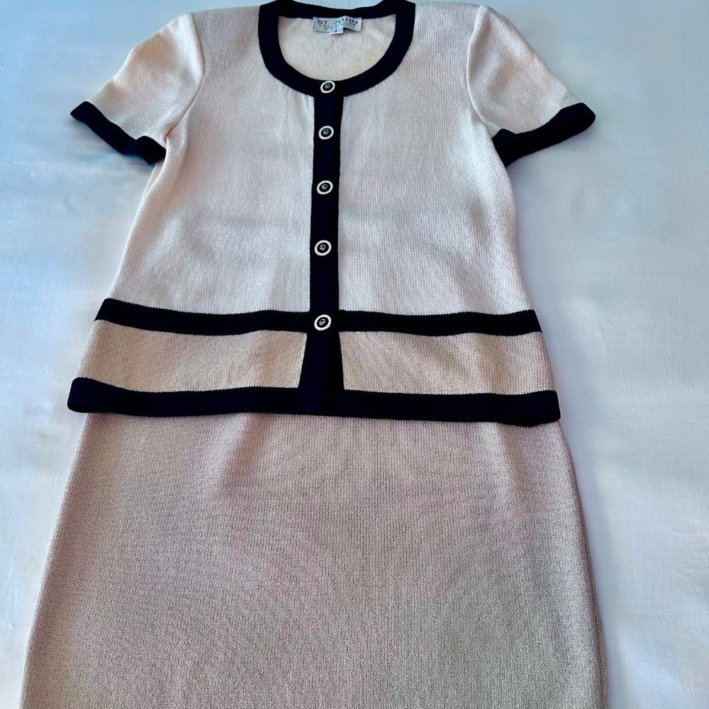 St. John Collection by Marie Gray  2 piece knit